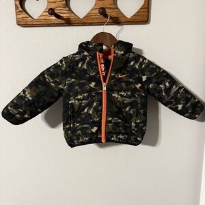 Nike Toddler Boys Camo Puffer Hooded Jacket Orange Lined Winter Size 12M Zip Up
